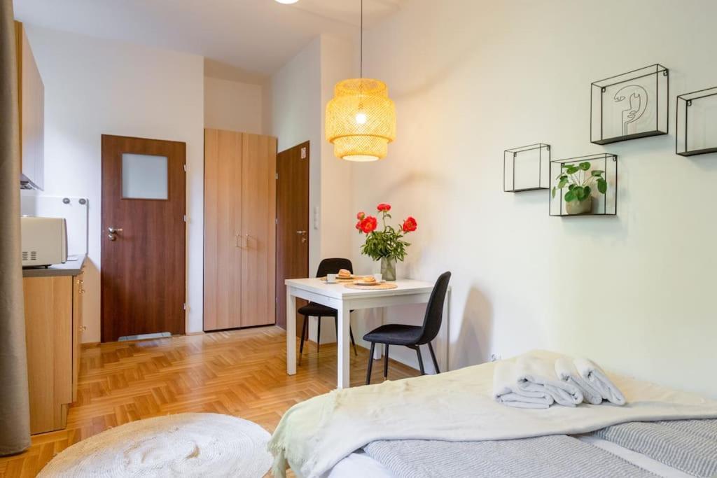 קרקוב May C Studio W/Balcony מראה חיצוני תמונה